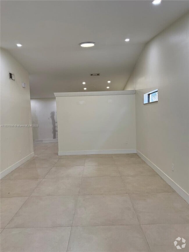 Building Photo - 10351 NW 127th St Rental