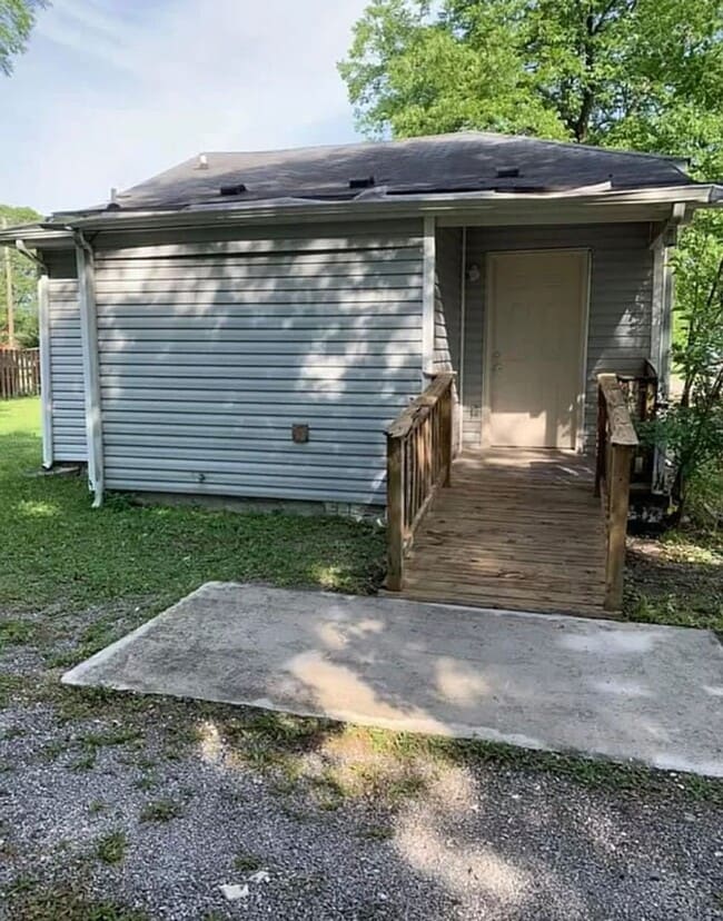 Charming 2 Bedroom in Downtown Chattanooga! Housing vouchers accepted! - Charming 2 Bedroom in Downtown Chattanooga! Housing vouchers accepted!