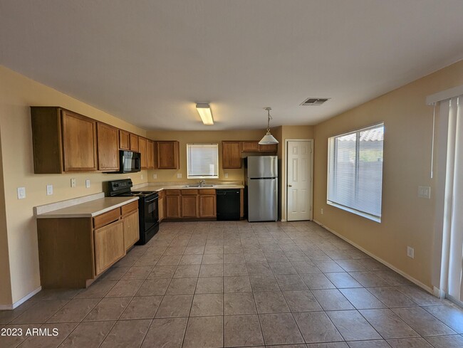 2270 W Central Ave