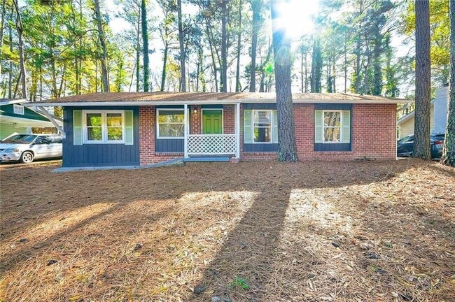 Building Photo - 185 Oak Dr SE