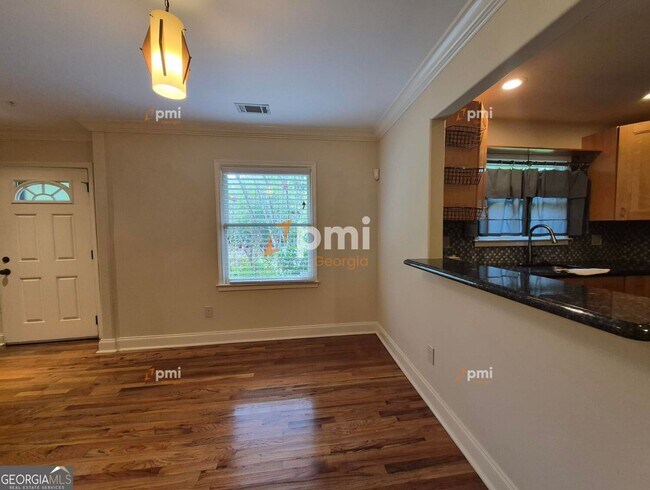 Photo - 2080 Hilburn Dr SE