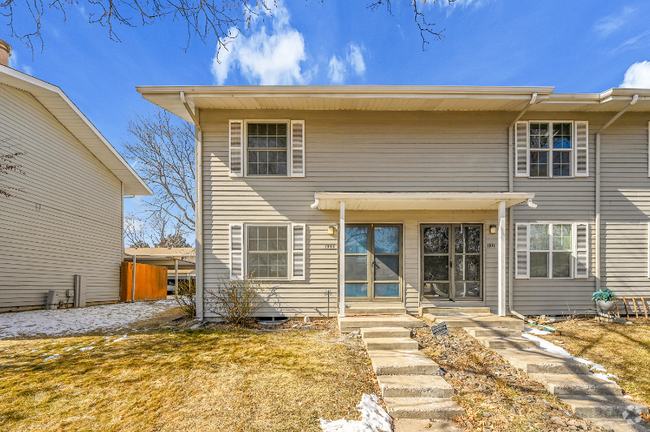 Building Photo - 1953 S Oswego Way Rental