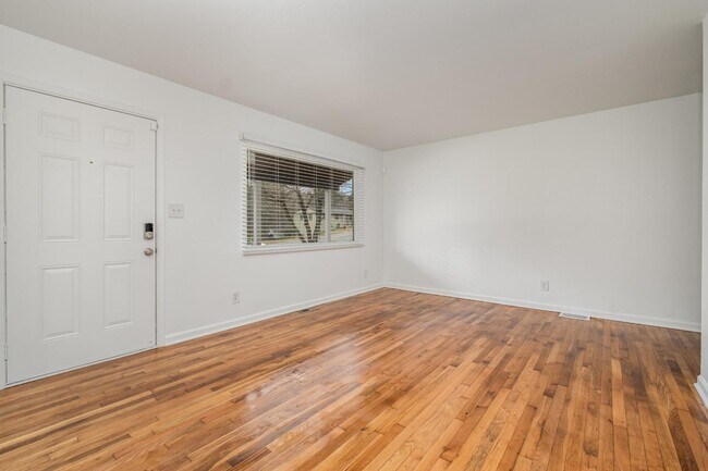 Photo - 825 Norwood Dr