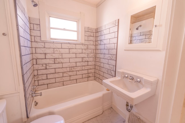 Photo - 1716 Mansfield Rd