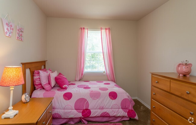 3BR, 1BA - 980 SF