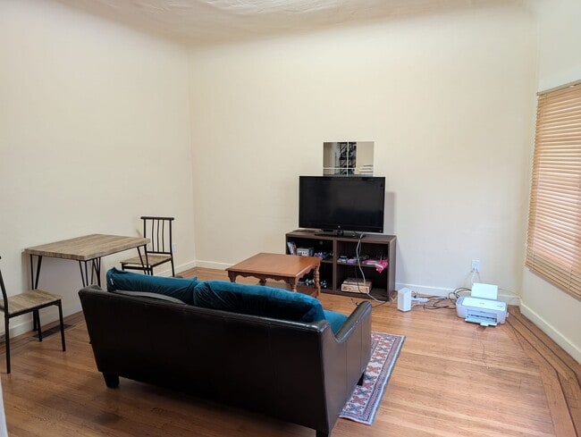 Sala de estar - 28175 2817.5 Telegraph Ave Unidad 2817.5 Telegraph Ave. Berkeley