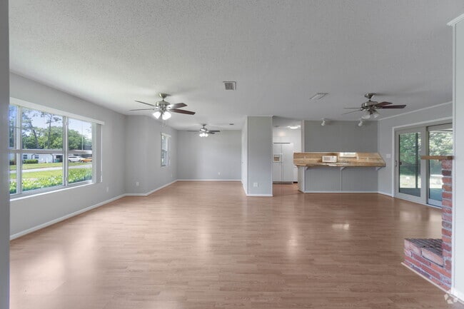 Building Photo - 38 Sharilyn Dr Rental