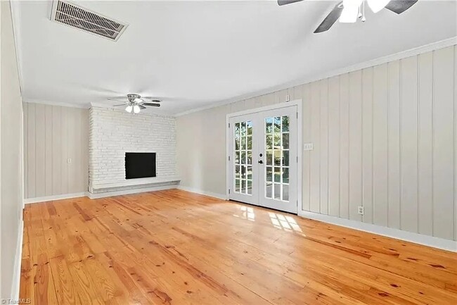 Photo - 4850 Ellen Ave