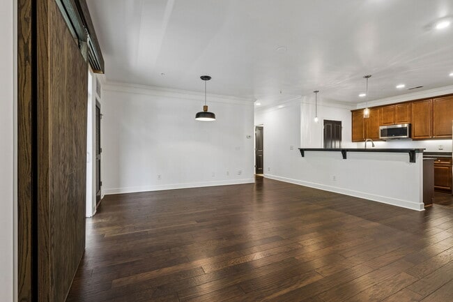 Building Photo - 3100 W End Cir Unit 102