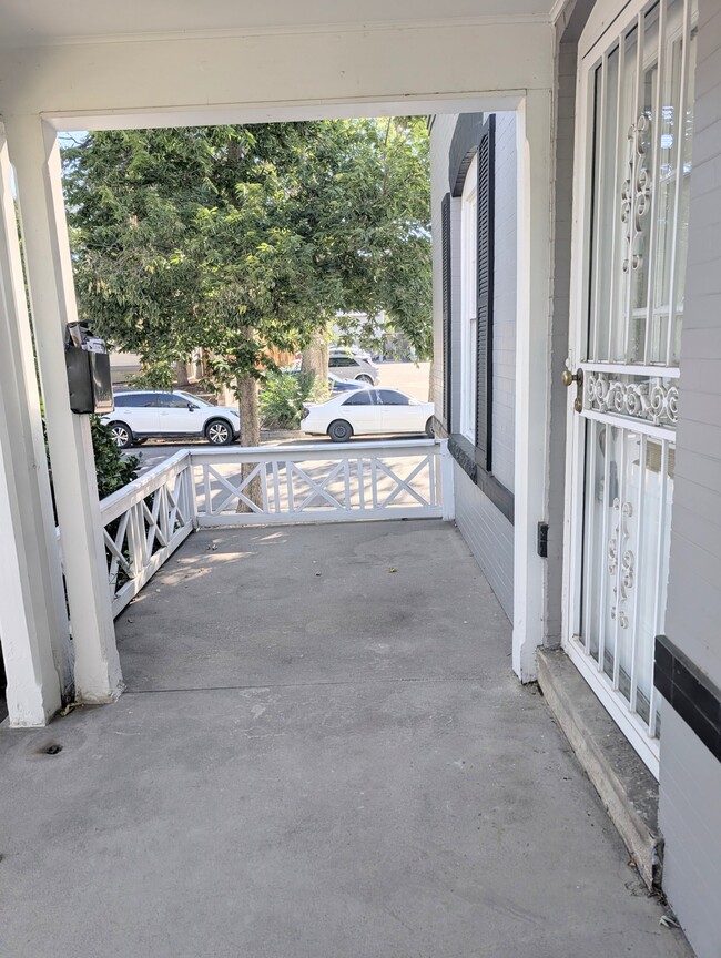 Photo - 1038 E 4th Ave