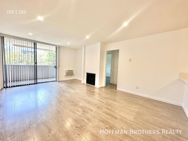 Photo - 724 N W Knoll Dr Unit 107