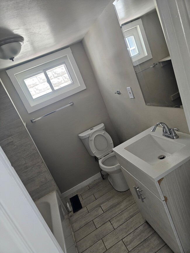 Photo - 172 Mercer St