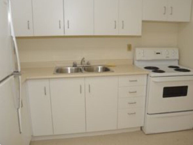 Photo - 1901 Martin Grove Rd