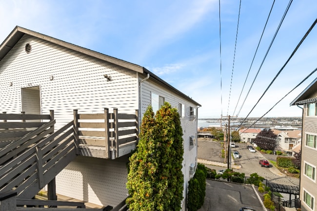 Photo - 628 N State St Unit 3