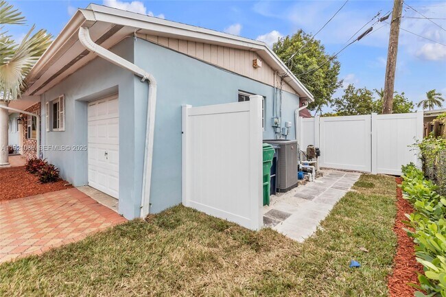 Photo - 9400 SW 193rd Dr