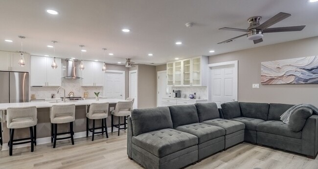 Living Rm and Kitchen Area