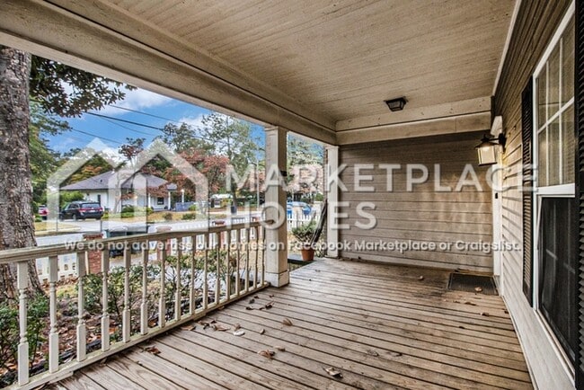 Photo - 1638 Mercer Ave