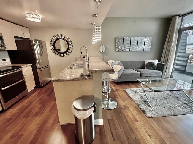 Photo - 425 W Beech St Condo Unit 504