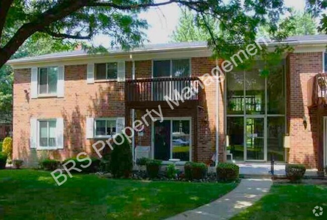 Building Photo - Charming 2-Bedroom Condo in Clinton Twp. –... Unit 132