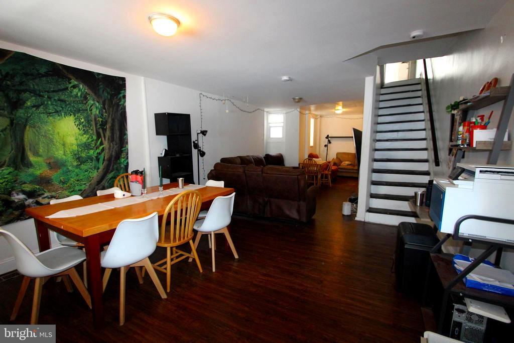 Photo - 3855 Fairmount Ave