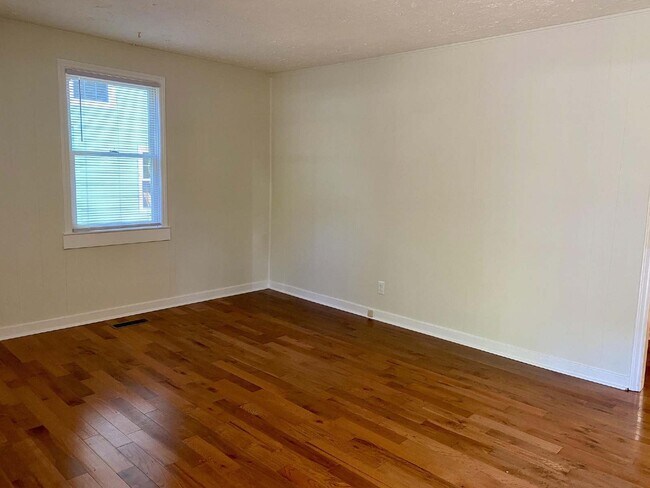 Photo - 513 W Chapin Rd