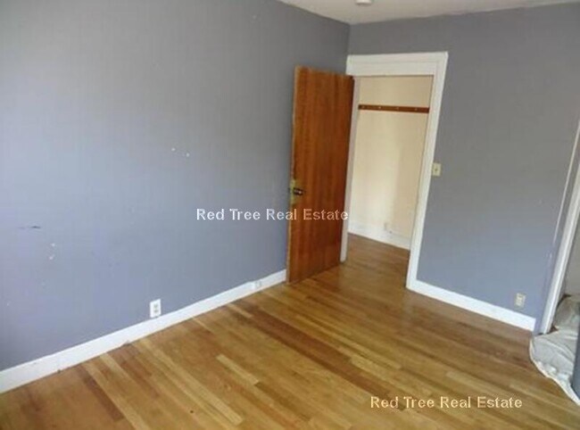 Photo - 683 Parker St Unit 2