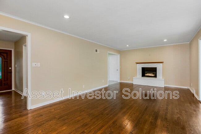 Photo - 8400 State Line Rd