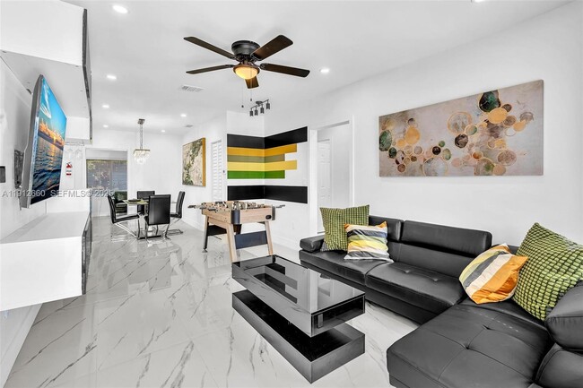 Photo - 797 NW 35th St