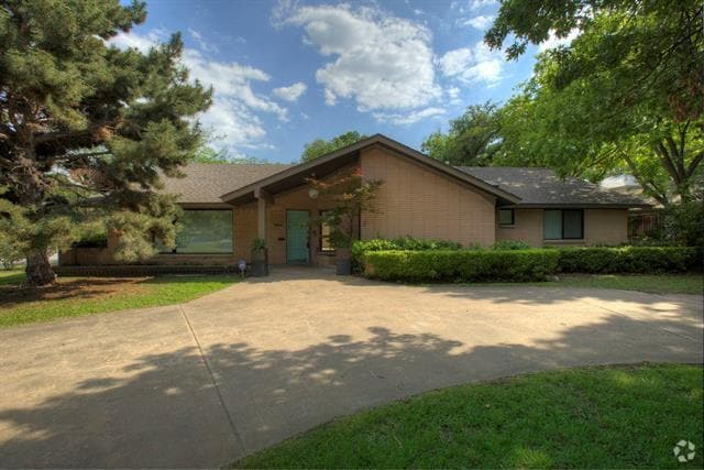Building Photo - 5946 Desco Dr Rental