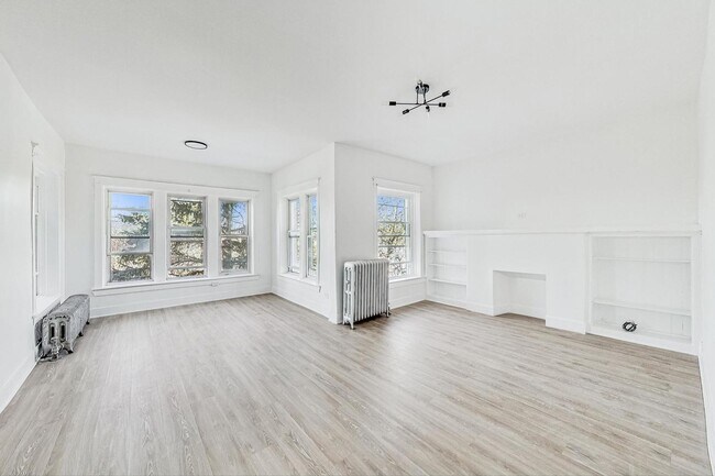 Photo - 7733 N Hermitage Ave