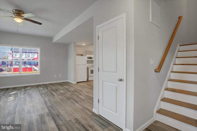 Photo - 36 Dahlgren St