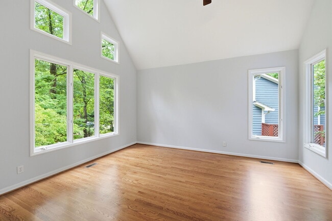 Photo - 121 Waverly Forest Ln
