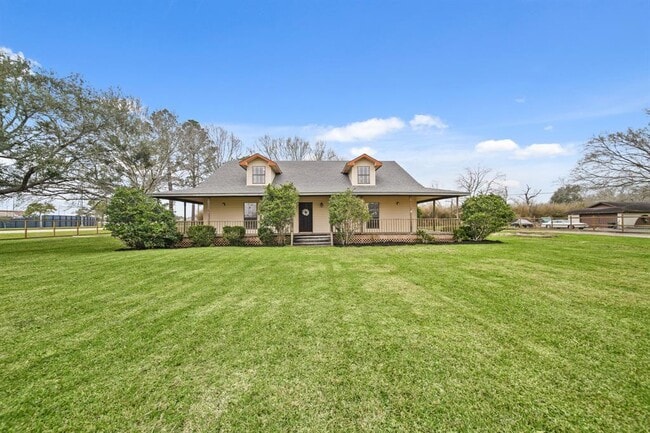 Photo - 6903 Lewis Ln House