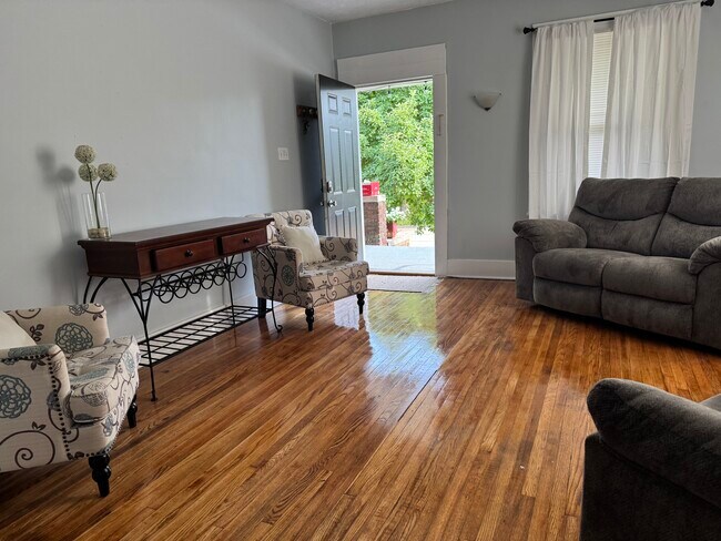 Photo - 729 W Vine St