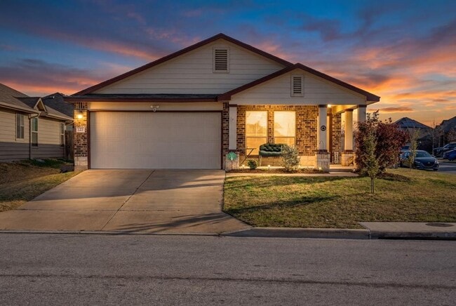 Photo - 137 Hematite Ln