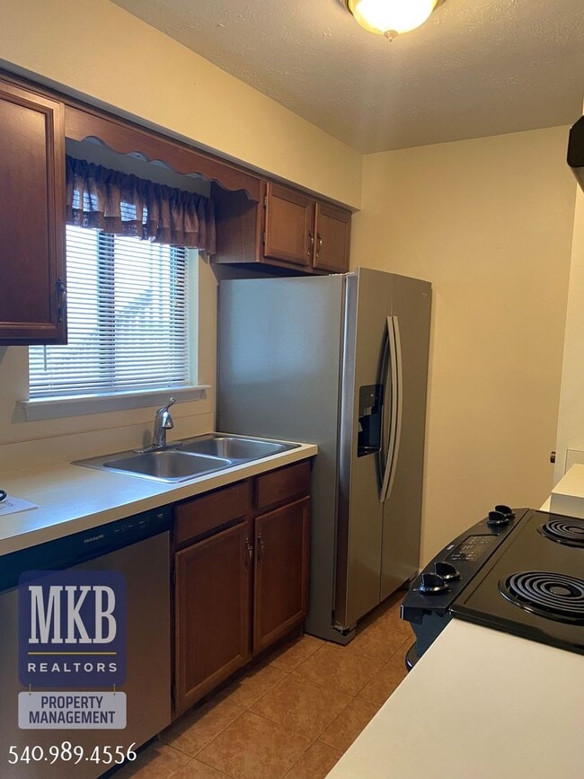 Photo - Beautiful Townhouse Located in the Stonehenge Neighborhood