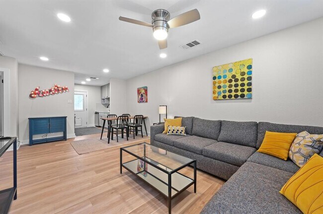 Photo - 1307 Falcon Cove