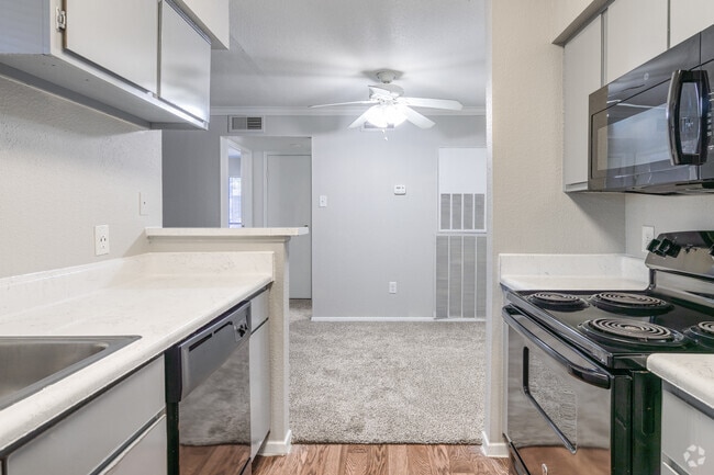 1HAB, 1BA - 639 ft² - Porterwood Apartments