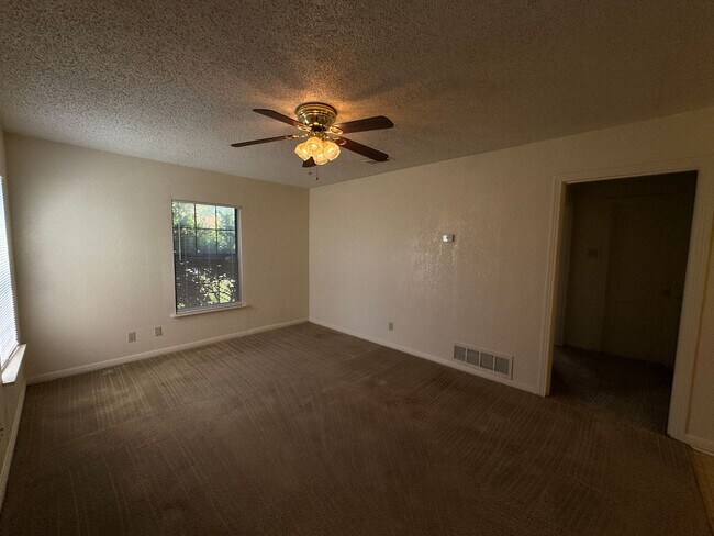 Photo - 708-708 Carrie Ave Unidad 706