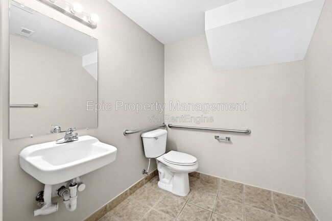Photo - 14204 Lakeside Blvd N
