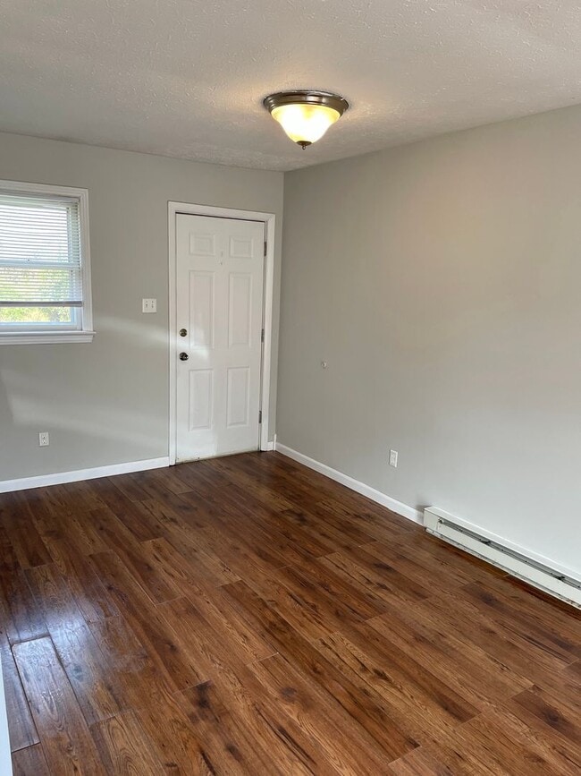 Photo - 587 Whitlock Rd Unidad Apt. 2A