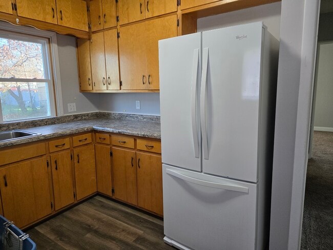 Photo - 1016 W 5th St S