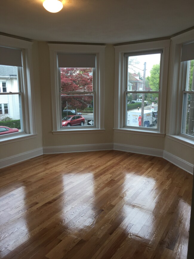 Building Photo - 25 Mount Hood Rd Rental