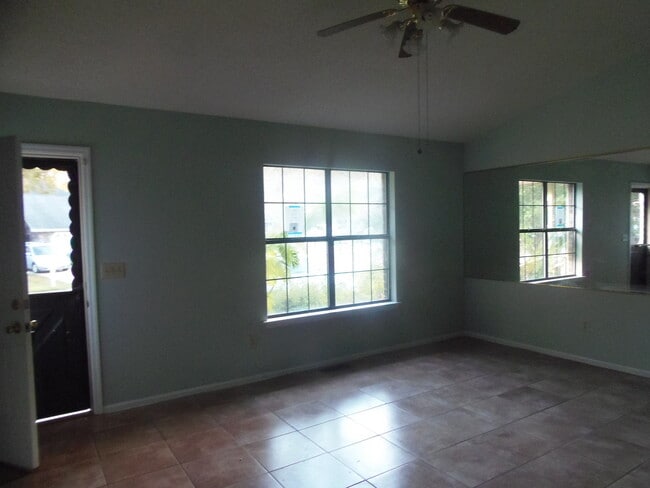 Photo - 3 bedroom brick home in Summerville