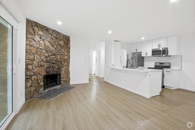 Building Photo - 12707 Mitchell Rental