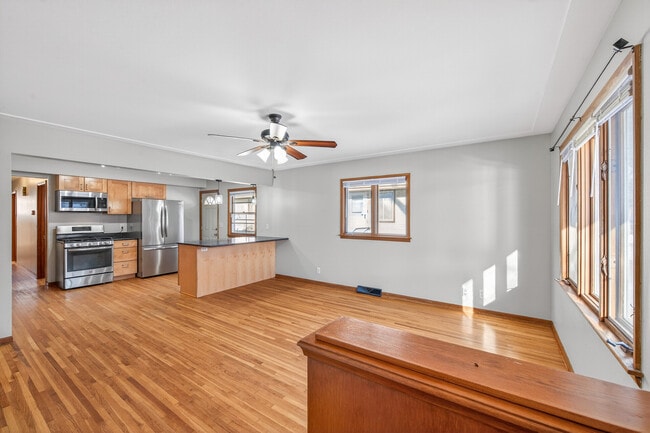 Photo - 1810 Ulysses St NE