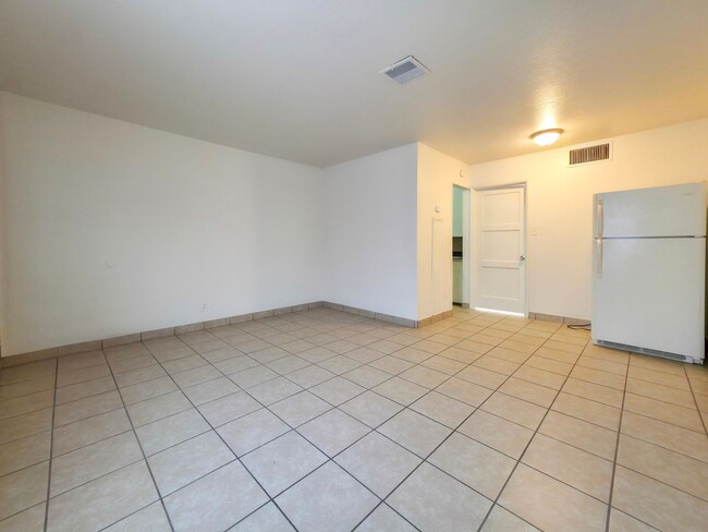 Photo - 585 W 3rd St Unit 585 W 3rd St