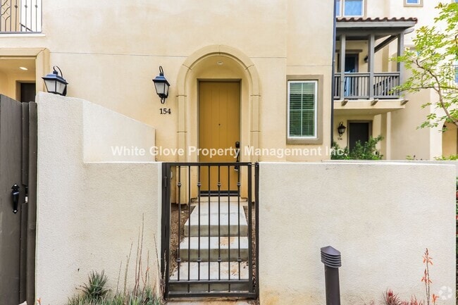 Building Photo - 2 Bedroom La Habra Townhome