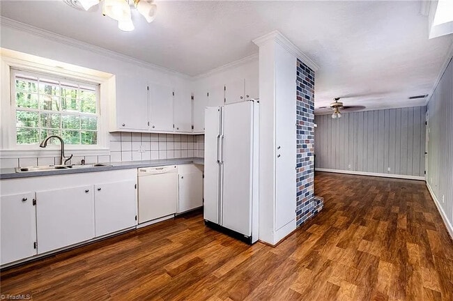 Room in House on Kinnamon Rd