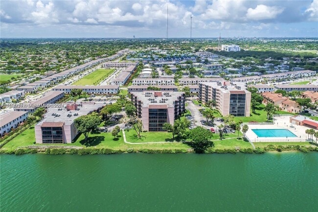 Photo - 20840 San Simeon Way Unit 708